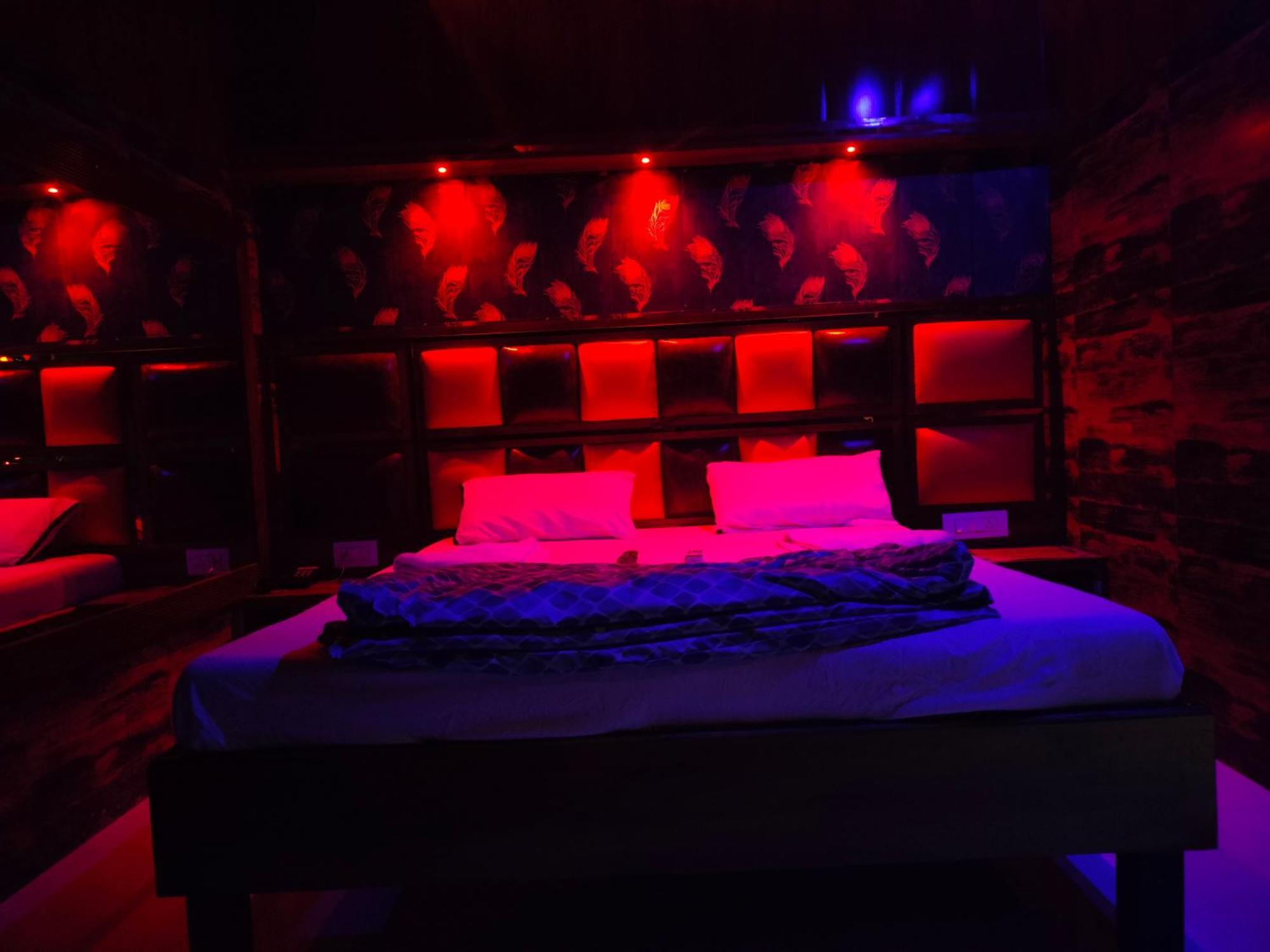 Spring Resort & Lodging - Mumbai — Photos 1